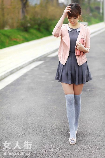 萝莉型女生甜美着装搭配手册